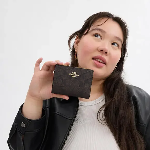 Bifold Wallet In Signature Canvas - Picture 4 of 4